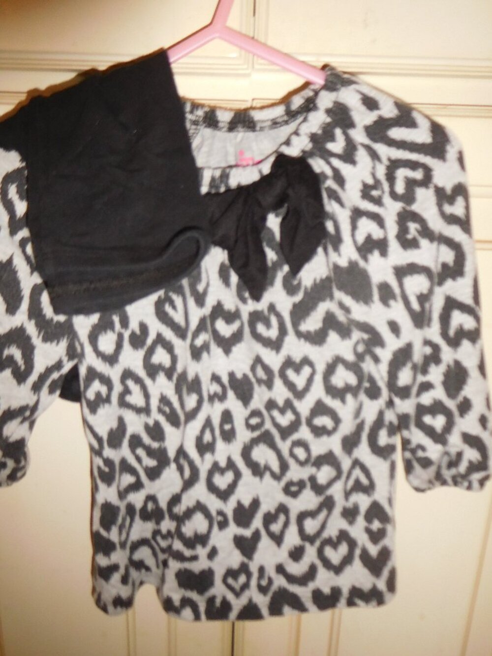 3- 2 PC 12 Mos Outfits
